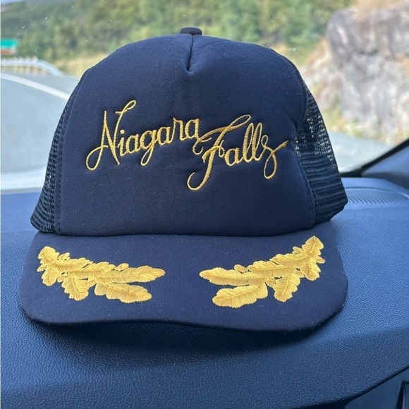 Other - Vintage Niagara Falls Trucker Hat
